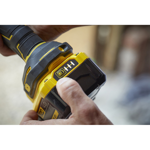 Amoladora Angular Inalámbrica de 18V con 3 Baterías de Iones de Litio 2x4.0Ah + 1x2.0Ah SFMCG400M2K-QW UTP0487/3 para Disco de Pulir FATMAX Italia - Product Image 3