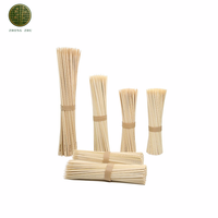 Brochettes en bambou naturel très vendues, bâtonnets de shish kebab jetables pour barbecue, emballage en boîte PE pour viande, fruits, camping en plein air