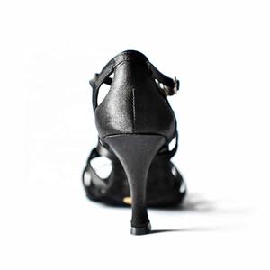Zapatos deportivos clásicos de <span class=keywords><strong>baile</strong></span> latino <span class=keywords><strong>cubano</strong></span>, zapatos de tacón de 7cm, tallas de satén negro de EE. UU. 4-12 para <span class=keywords><strong>salsa</strong></span> y <span class=keywords><strong>baile</strong></span> de salón para mujer, novedad - Product Image 2