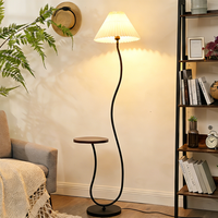 Lampe sur pied moderne de luxe avec table intégrée pour salon, vente en gros OEM Chine