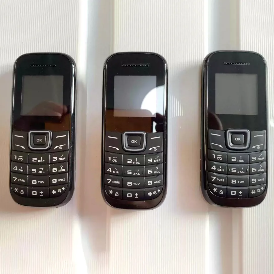 ราคาถูก GSM 2G Bar ฟีเจอร์โทรศัพท์สําหรับ Samsung E1200 1.52 นิ้ว Original B310e B312 ปุ่มกดโทรศัพท์มือถือ