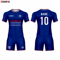 Fußballtrikot und -shorts Schnelltrocknend Atmungsaktiv Polyester Sublimationsdruck für Liga-Club-Matches Personalisierte Fußballmannschafts-Trikots