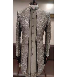 Conjunto Indowestern de diseñador para hombre con intrincado bordado de seda en estilo abierto Sherwani y Kurta Lo mejor para bodas y fiestas - Product Image 1