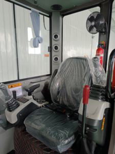 รถขุด YOUTOP 4 ตัน รุ่น YT40 แบบตีนตะขาบ เครื่องยนต์คูโบต้า พร้อมห้องโดยสารและเครื่องปรับอากาศ - Product Image 6