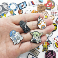 Badges de revers personnalisés en gros : Créez votre propre logo, nom, chapeau, épingles en métal émaillé souple ou dur pour vêtements