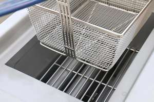 Freidora Industrial a Gas con Gabinete de Acero Inoxidable, Capacidad de Aceite de 17-20L, Certificación CE, Equipo de Cocina - Product Image 4