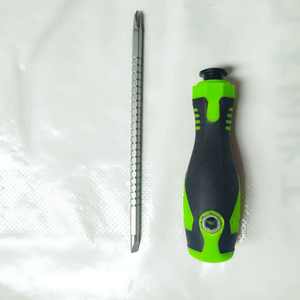 ไขควงหัวหมุนแบบยืดหดได้ H268 ขนาด 6 นิ้ว หัวฟิลลิปส์ เกรดอุตสาหกรรม ด้ามจับสีเขียว แม่เหล็กในตัว หัวหมุนแบบหมุนได้ - Product Image 3