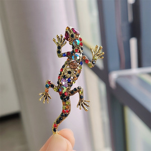 Nouveau Gecko Cornice Animal Lézard Broche Plein Diamant Alliage Hommes et Femmes Vêtements Accessoires - Product Image 6