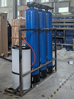 Système de traitement de l'eau souterraine en acier inoxydable personnalisé de 1000 LPH, réservoir sous pression, pompe, osmose inverse, eau potable