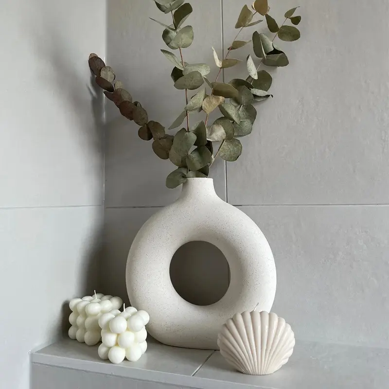 Vas keramik desain mewah seni estetika untuk dekorasi rumah tanah liat porselen buatan tangan Eropa vas bunga klasik untuk pernikahan