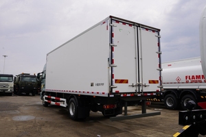Camión Refrigerado Sinotruk <span class=keywords><strong>de</strong></span> 330HP 4X2 Diésel, 6.9m, Aislado, para Cadena <span class=keywords><strong>de</strong></span> Frío, Superventas - Product Image 5