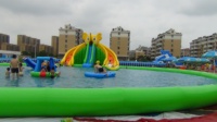 Piscine gonflable avec la pompe à air, piscine de loisirs d'arrière-cour, boule d'eau de rouleau