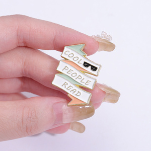Libro <span class=keywords><strong>Nerd</strong></span> esmalte Pins personalizado Lo siento, estoy reservado broches insignias de solapa lectura divertida interés joyería regalo para niños amigos - Product Image 4