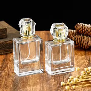 Fabricant de verre noir vaporisateur de parfum feuille d'or vaporisateur de parfum avec bouchon magnétique oem odm bouteille de parfum