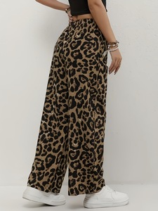 กางเกงขายาวทรงตรงพิมพ์ลายเสือดาวผ้าชีฟองสำหรับผู้หญิงสไตล์ Old Money ระบายอากาศได้ดี เป็นมิตรกับสิ่งแวดล้อม เอวสูง ทรงหลวม ยางยืด สีน้ำตาล พร้อมเชือกผูก - Product Image 2