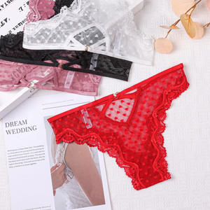 Culottes sexy pour femmes en dentelle ajourée avec broderie en forme de cœur, transparentes en maille, sexy - Product Image 6