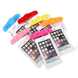Sac de téléphone étanche transparent de couleur personnalisée en gros pour la natation - Product Image 1