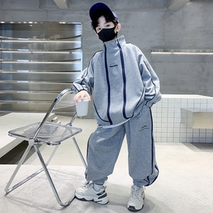 Ensemble de vêtements de sport décontractés pour garçons OEM ODM avec fermeture éclair, <span class=keywords><strong>sweat</strong></span>-shirt élégant et tendance pour le printemps et l'automne, tenue à la mode pour enfants - Product Image 4