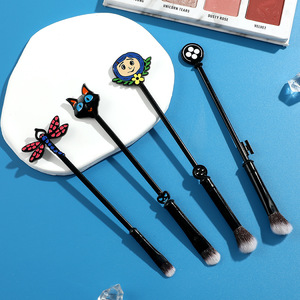 Juego <span class=keywords><strong>de</strong></span> Brochas <span class=keywords><strong>de</strong></span> Maquillaje <span class=keywords><strong>de</strong></span> Dibujos Animados <span class=keywords><strong>de</strong></span> Alta Calidad al por Mayor, 4 Piezas, <span class=keywords><strong>Coraline</strong></span> <span class=keywords><strong>y</strong></span> <span class=keywords><strong>la</strong></span> <span class=keywords><strong>Puerta</strong></span> <span class=keywords><strong>Secreta</strong></span>, Juego <span class=keywords><strong>de</strong></span> Brochas <span class=keywords><strong>de</strong></span> Sombra <span class=keywords><strong>de</strong></span> Ojos <span class=keywords><strong>de</strong></span> Metal Negro, Regalos <span class=keywords><strong>de</strong></span> Halloween - Product Image 2