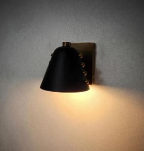 Applique murale conique en laiton artisanal avec abat-jour noir mat, style moderne du milieu du siècle, lampe murale en laiton artisanal conique, LED E26 - Product Image 2