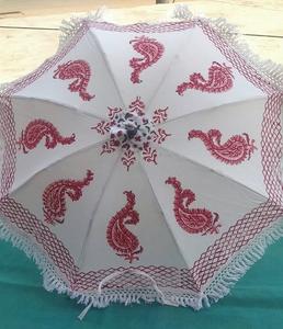 Parapluie d'extérieur traditionnel imprimé à la main avec motifs tribaux pour la décoration de mariage, la décoration de jardin et les événements à thème culturel - Product Image 2