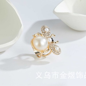 Clip de foulard en forme d'abeille en alliage de zinc doré, broche en forme d'insecte, bijoux pour femmes, accessoire cadeau - Product Image 2