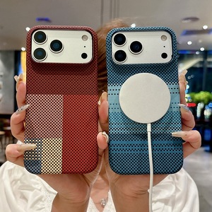 เคสโทรศัพท์แบบแข็งลายคาร์บอนไฟเบอร์ ดีไซน์บางเฉียบ หรูหรา สำหรับ iPhone 18 17 Pro Max 16 15  แบบไร้ขอบ  พร้อมแม่เหล็ก - Product Image 1
