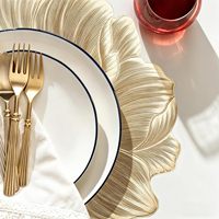 Vente en gros de sets de table TUOTU classiques de forme irrégulière, 38 cm, or, haute qualité, écologiques, durables, faciles à nettoyer, en PVC, pour mariage, hôtel