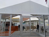 Tente de sol de luxe imperméable en PVC avec cadre en aluminium, ignifuge, pour mariages, églises, fêtes, événements extérieurs, hôtels et expositions