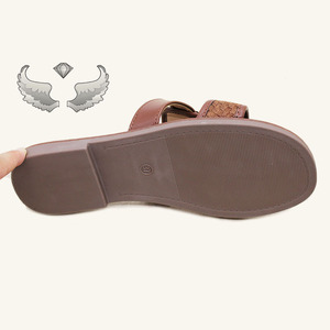 High-quality Fashionable <b>Summer</b> New Design Factory Direct Women's Flat Sandals <b>slippers</b> - Product Image 6