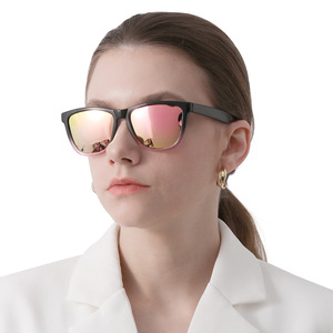 แว่นกันแดดทรงสี่เหลี่ยมเล็ก Lmamba Classic Retro Polarized สำหรับปั่นจักรยาน กีฬา ขับรถ ป้องกันรังสียูวี 400 วัสดุพลาสติก คุณภาพสูง สำหรับผู้หญิงและผู้ชาย - Product Image 4