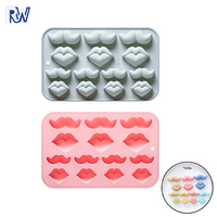 Moule en silicone pour la mise en forme de la barbe et des lèvres - Résistant aux hautes températures et facile à démouler. Gâteau aux chocolat et bonbons. Outils