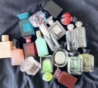 Coffrets Cadeaux de Parfums Miniatures de Luxe 2025 pour Hommes et Femmes avec Boîte – Formats 2ml, 5ml, 10ml – Vente en Gros