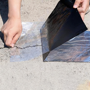 Bande d'étanchéité autocollante en polymère d'asphalte SBS pour revêtement de toiture <span class=keywords><strong>et</strong></span> de mur industriels, application à froid - Product Image 3