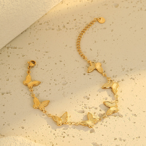 In stock and selling well Elegant heart-shaped <b>butterfly</b> pendant <b>bracelet</b>. Fashionable and simple. High-end style accessory. - Product Image 2