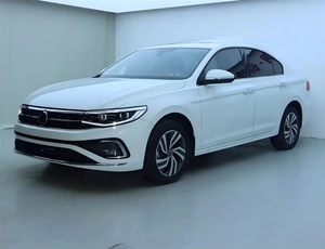 Volkswagen Bora Usato 2024 - Offerta Imperdibile! 85KW 200 Nm Automatico Guida a Sinistra R16 Interni Scuri Spazioso 5 Posti - Product Image 2