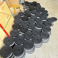 Brosse à disque en fil noué pour le nettoyage et le décapage agressifs des surfaces