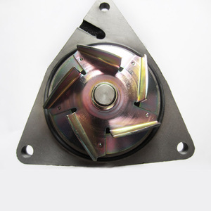 En stock pompe à eau de moteur diesel de machines d'excavatrice de construction ISLe 6L 5621945 4934058 - Product Image 6