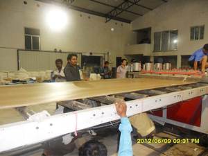 Wpc et Pvc Fome Bord Making Machine Ligne de production de panneaux de mousse PVC Wpc Machine d'extrusion de feuilles de PVC décoratives intérieures - Product Image 2