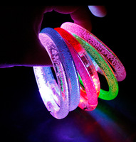 Bracelets lumineux LED, bracelets clignotants, bracelets colorés pour fêtes, pour enfants et adultes, anniversaires, Halloween, Noël