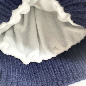 Bonnet d'hiver en velours arctique tricoté torsadé, doublé polaire, avec logo personnalisé, en acrylique, nylon et PBT élastique, vente en gros - Product Image 5