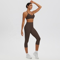 Ensemble de yoga 2 pièces : Soutien-gorge de sport dos nu à col halter anti-humidité et pantalon capri taille haute