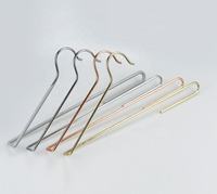 Cintre métallique ouvert multicolore à prix d'usine pour rangement de pantalons dans la maison