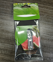Machine d'emballage flow-pack avec alimentateur de cartes de tête