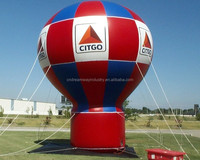 Ballon gonflable personnalisé sur le toit, ballon de promotion, décoration de ballon à air chaud avec des bannières