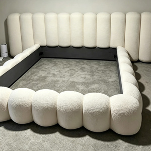 <span class=keywords><strong>Letto</strong></span> imbottito Sherpa Boucle con testiera a bolle, struttura <span class=keywords><strong>letto</strong></span> moderna trapuntata a onde, <span class=keywords><strong>letto</strong></span> di lusso color crema <span class=keywords><strong>per</strong></span> camera da <span class=keywords><strong>letto</strong></span> principale - Product Image 3