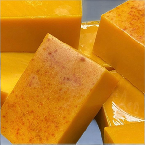 สบู่ขมิ้นโคจิกมะละกอ ผิวขาวใส ออร์แกนิค สมุนไพรว่านหางจระเข้ แบบก้อน สำหรับผิวหน้าและผิวกาย ช่วยให้ผิวชุ่มชื้น กระจ่างใส - Product Image 2