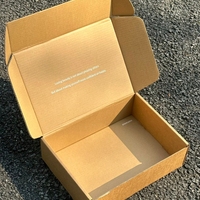 Boîte d'expédition personnalisée en carton kraft, boîte d'emballage ondulée imprimée, colis cadeau recyclable et pliable pour l'envoi postal