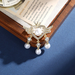 Broche de luxe rétro en alliage plaqué or, motif géométrique, croix, fleur, perle, pour homme, idéale pour les mariages, les fiançailles et les fêtes - Product Image 5
