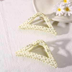 กิ๊บหนีบผมพลาสติกรูปสามเหลี่ยมขนาด 11.5 ซม. สไตล์เกาหลี แฟชั่นสำหรับสาวๆ ใช้ได้ทุกวัน เหมาะสำหรับงานพรอม - Product Image 2